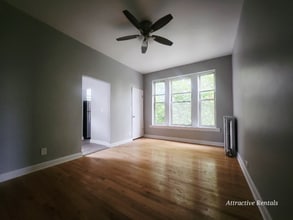 Building Photo - 636 E 44th St