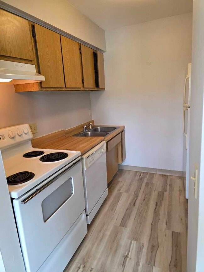 Building Photo - 6063 Briarcliff Path