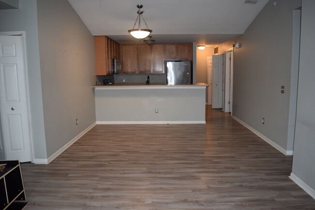 Foto del edificio - DOWNTOWN WIXOM 2 BED/2 BATH CONDO FOR LEASE!