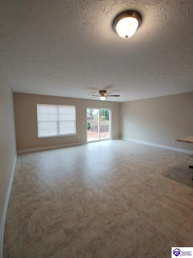 Foto del edificio - 604 Moscato Cir