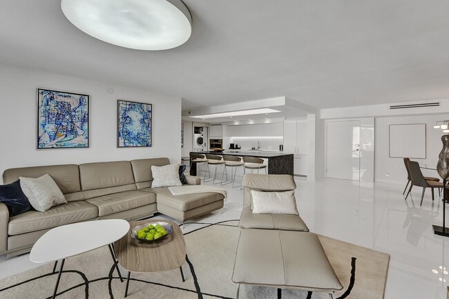 Building Photo - 3606 S Ocean Blvd