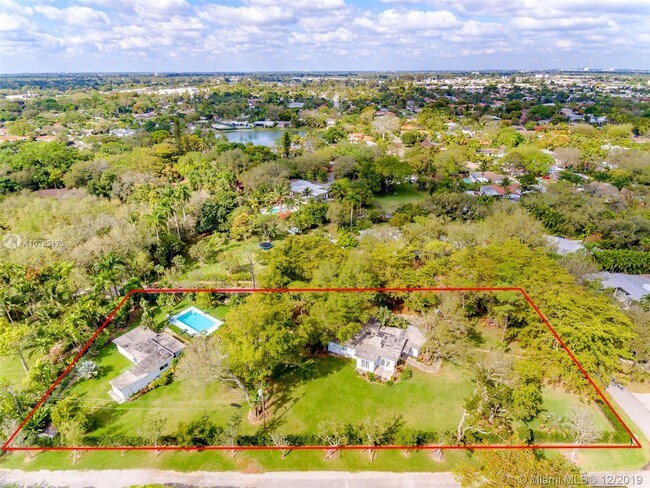 Building Photo - 6300 SW 50th St