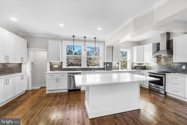 Building Photo - 311 W Main St