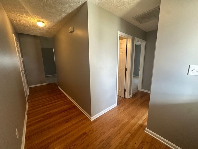 Building Photo - 1480 Aultroy Dr