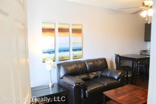 Building Photo - 1424 Bradley Dr