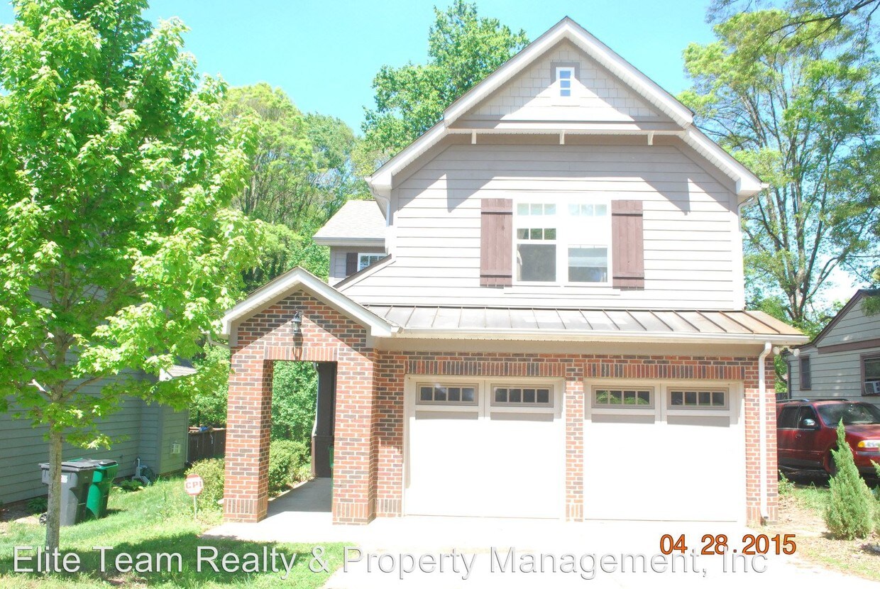 Primary Photo - 3 br, 2.5 bath House - Maywood Dr 3201