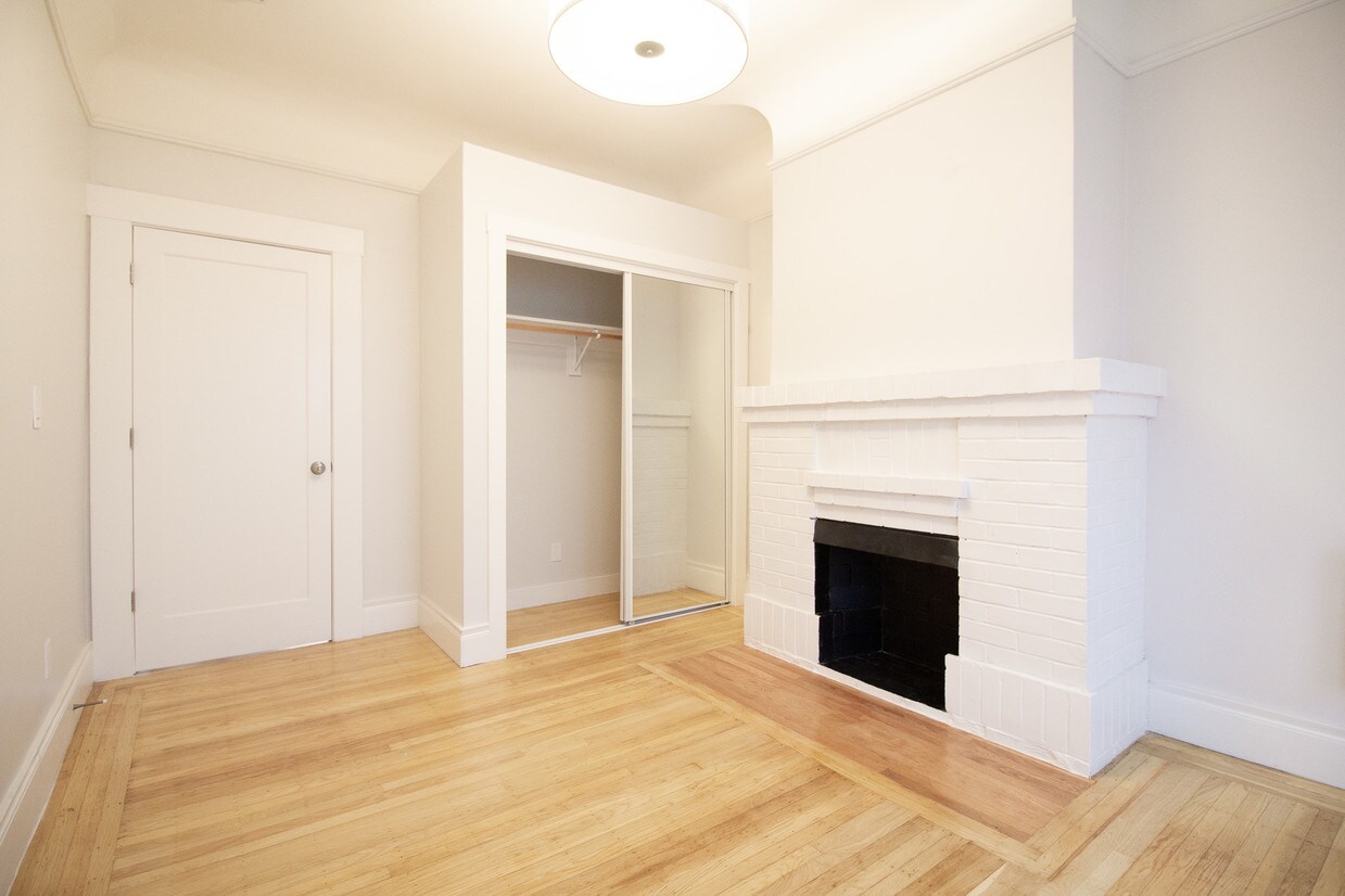 Primary Photo - 1024 Sacramento St