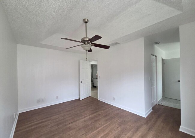 Foto del edificio - 533 NW 47th Ave