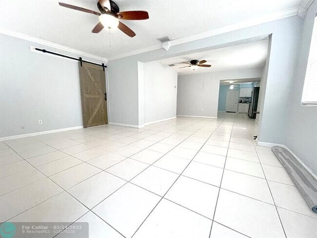 Foto del edificio - 324 SW 22nd St