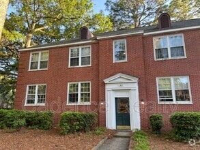 Building Photo - 2940 Oleander Dr