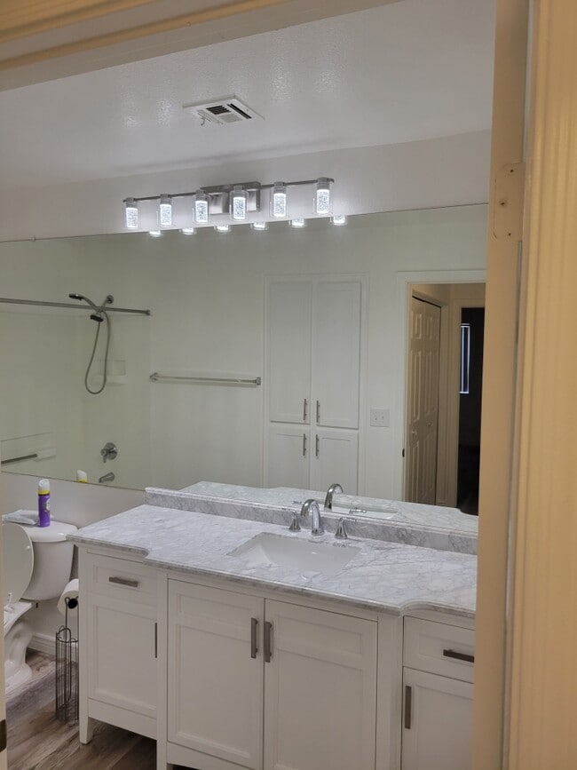 Building Photo - 11375 E Sahuaro Dr