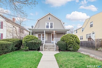 Building Photo - 151 Seaside Ave