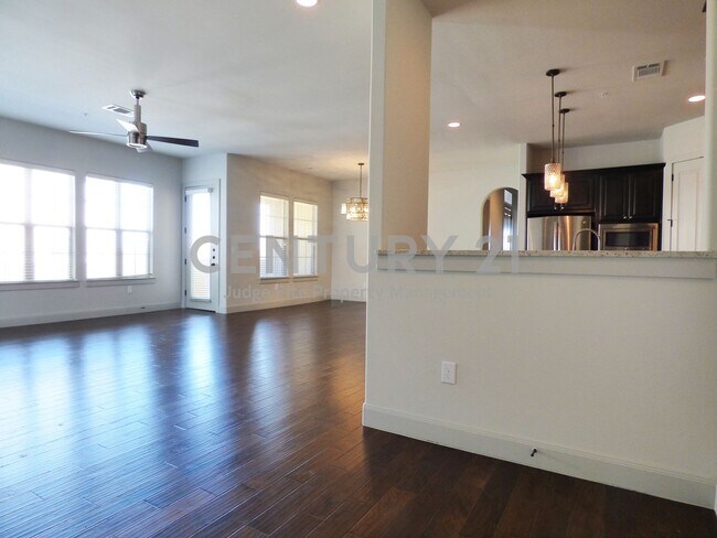 Photo - Beautiful 2/2.5 in Carrollton-Farmers Branch ISD For Rent! Apartment