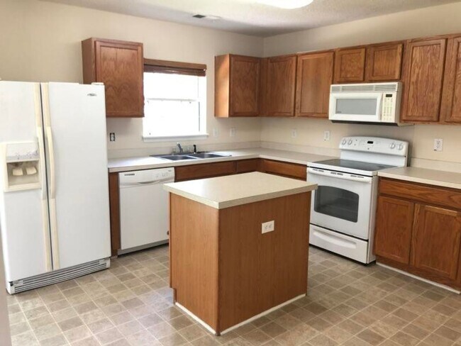 Foto del edificio - Available April 1st. 4 Bedroom 3 Full Bath Home