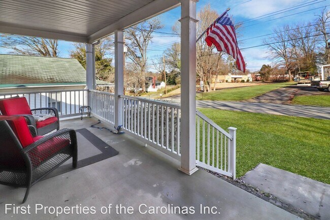 Building Photo - 3 br, 2 bath House - 203 Lincoln St.
