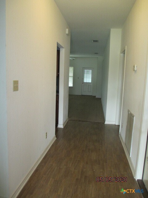 Foto del edificio - 106 Jocelyn Cir