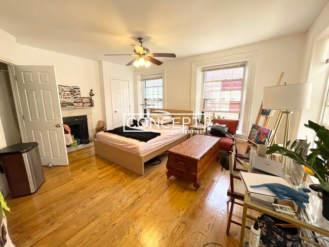 Building Photo - 24 Joy St