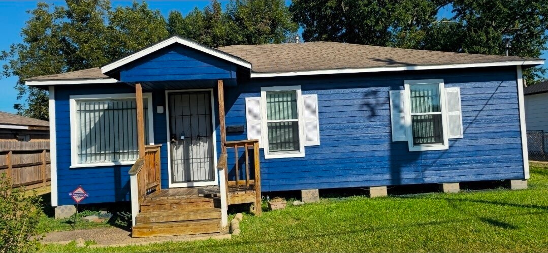 Foto principal - 9413 Merle St