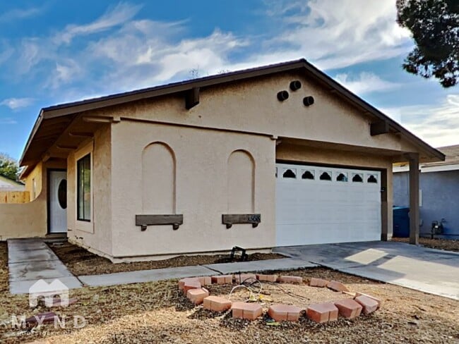 Building Photo - 1368 S Christy Ln