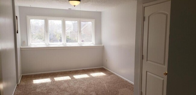 Foto del edificio - 1203 36th Avenue NE