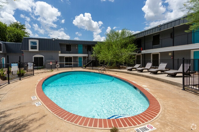 Pool MS.jpg - Mueller Square
