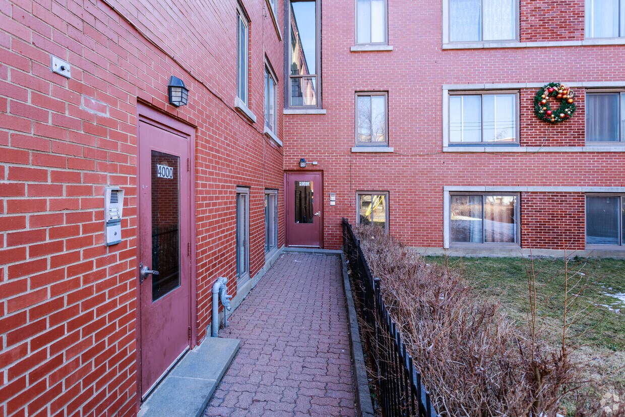Building Photo - 4000 Av Linton