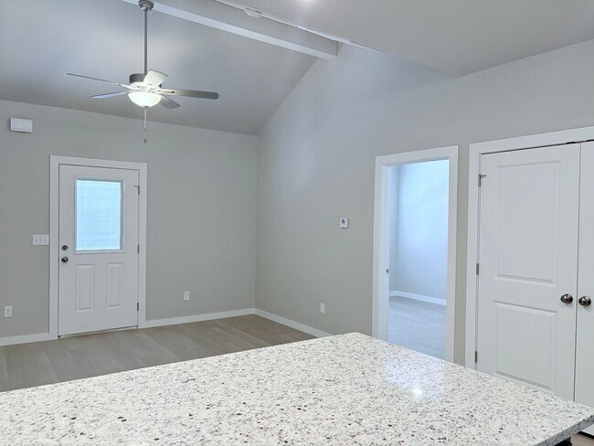 Building Photo - New Two bedroom Cottage!