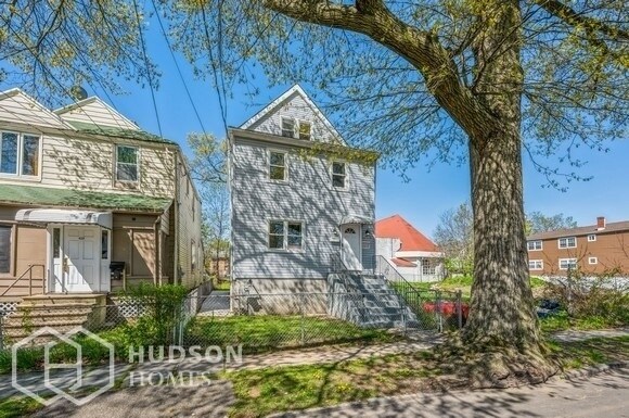 Building Photo - 418 S 7th Ave
