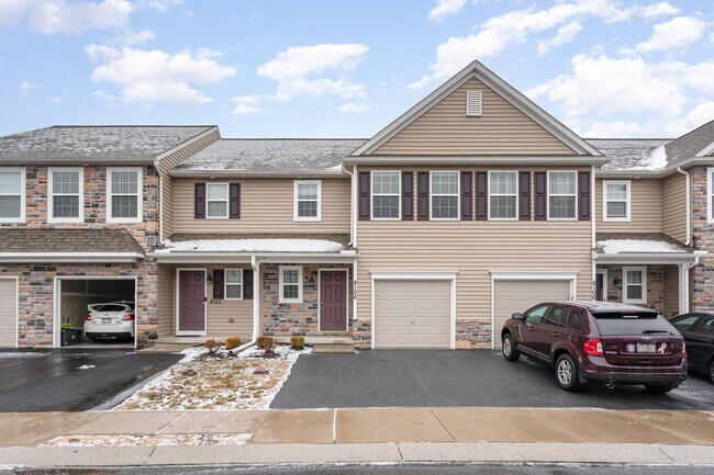 Building Photo - 8104 Lenker Dr