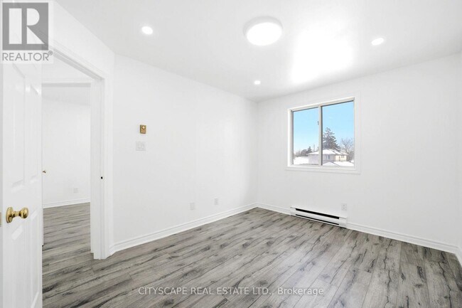 Photo du bâtiment - 759 Midland Ave
