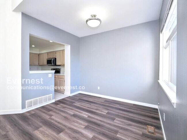 Foto del edificio - 4123 Fieldstone Dr