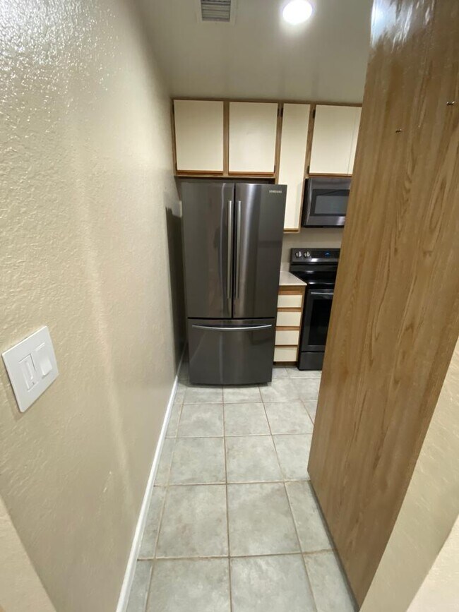 Building Photo - 11239 Avenida De Los Lobos