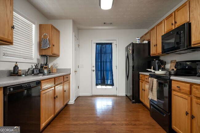 Building Photo - 213 Sidney Lanier Ave