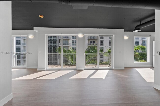 Foto del edificio - 455 NE 25th St