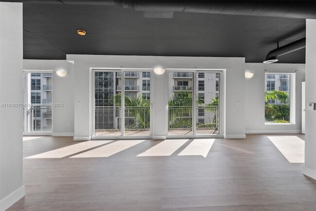 Building Photo - 455 NE 25th St