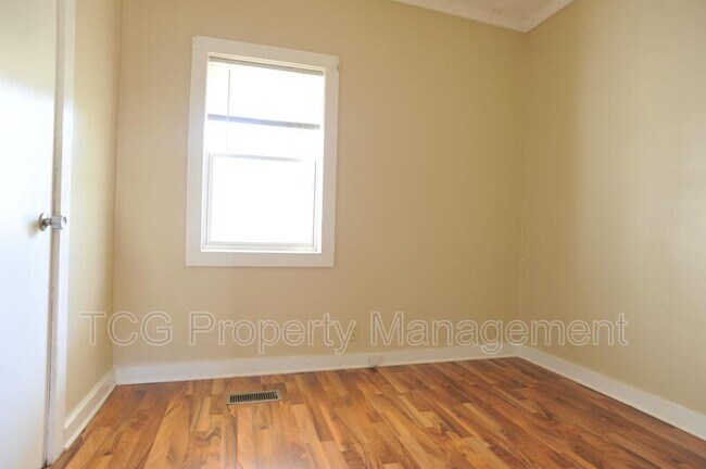Building Photo - 410 N Monroe St