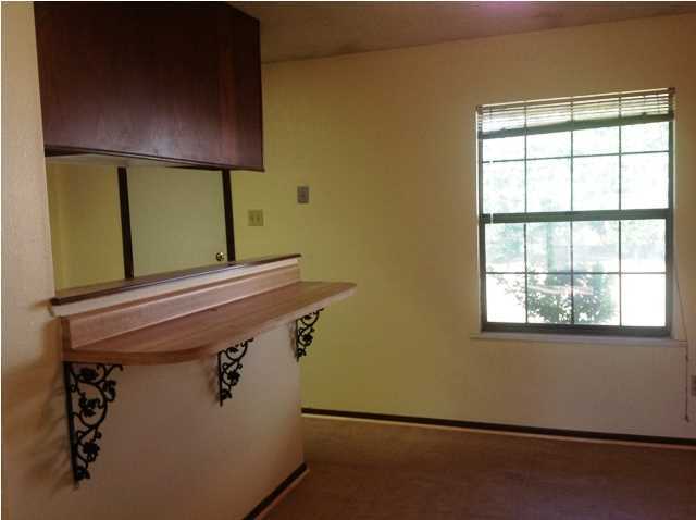 Building Photo - 122 Pamela Dr