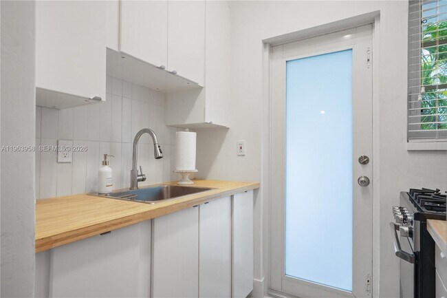 Foto del edificio - 750 Española Wy