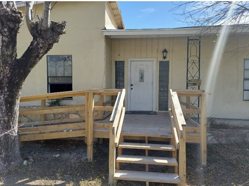 713 E Losoya St, Del Rio, TX 78840 House for Rent in Del Rio, TX