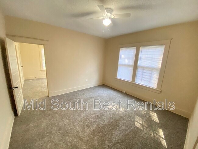 Building Photo - 924 N McNeil St
