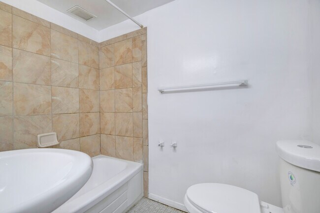 Foto del edificio - 537 Wilson Bridge Dr