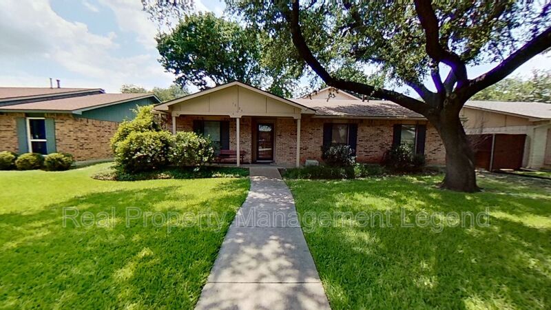 Primary Photo - 1824 Addington Dr