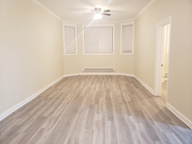 Foto del edificio - 648 W Roscoe St