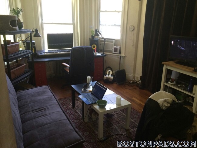 Building Photo - 1167 Boylston St