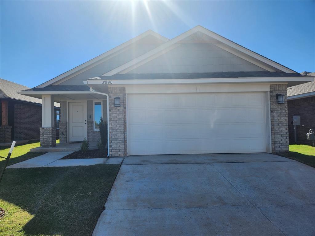 Foto principal - 2840 NW 195th St