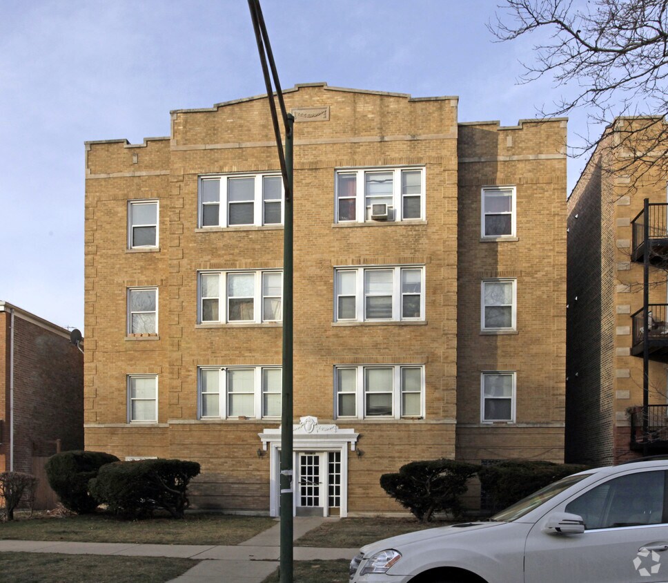 Building Photo - 6110-6112 N Claremont Ave