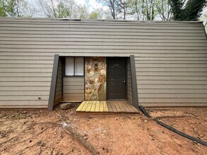 Building Photo - 540 Rustwood Dr