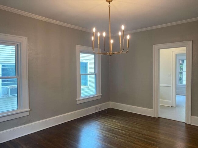 Building Photo - 845 Charles Allen Dr NE