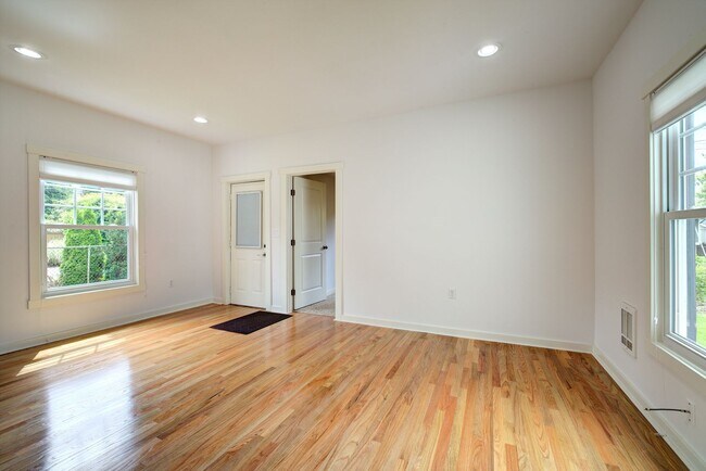 Foto del edificio - 9234 36th Ave SW