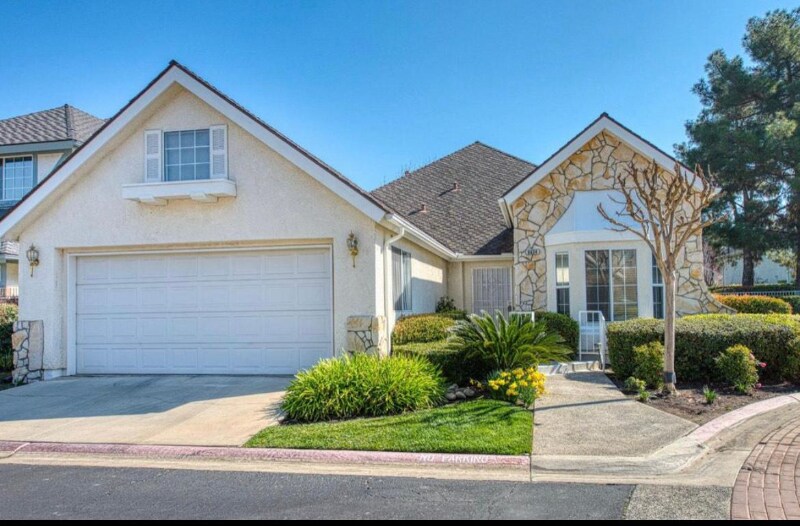 Foto principal - 6624 N Wembley Dr